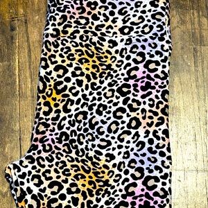 Lularoe Leopard print TC leggings; New